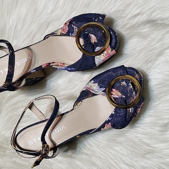 Strategia Platform Shoes - Picture 3 of 8